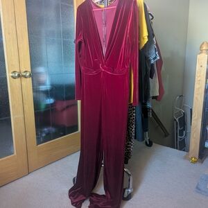 🩶Fashion Nova Elegant Red Velvet Jumpsuit 2X